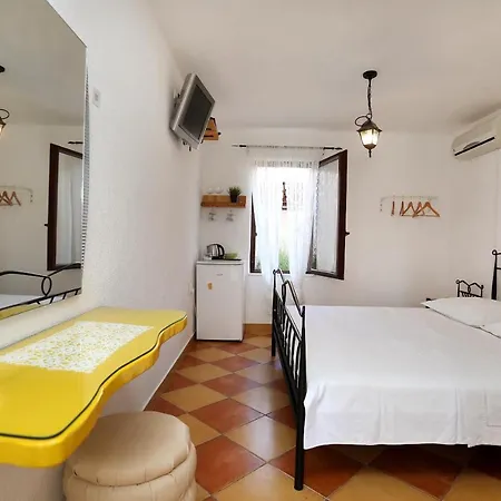 Kate 3* トロギール