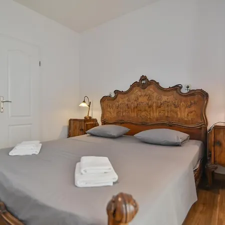Guest house Kate Trogir